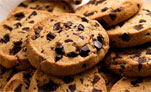 초코칩 콕콕 듬뿍 박힌 쿠키들